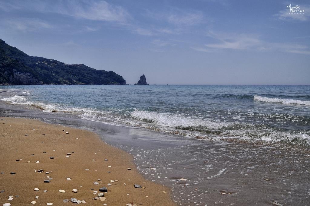 Rolandos Apartments Άγιος Γόρδιος Εξωτερικό φωτογραφία
